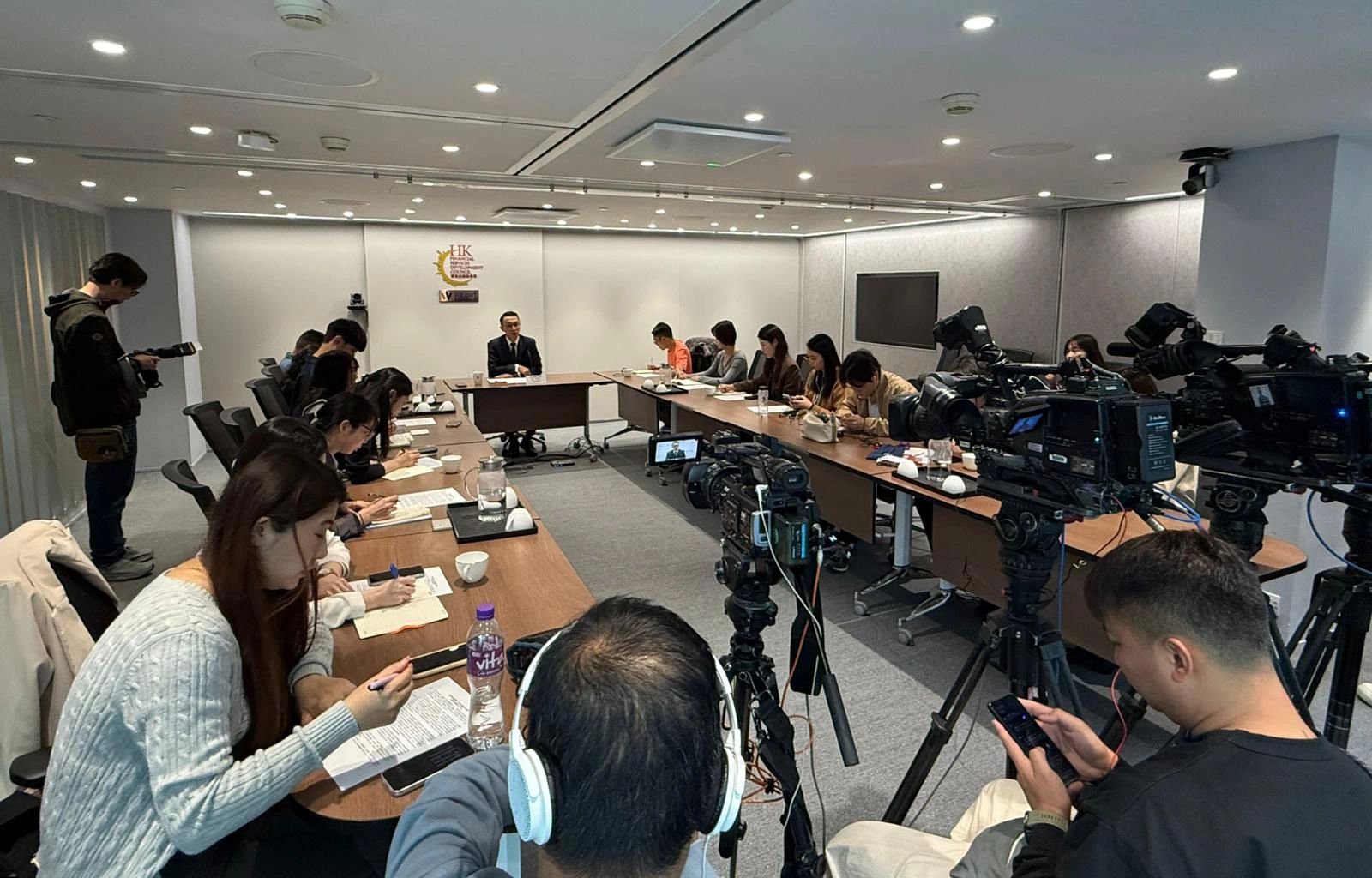 Financial Center News #141 – title image